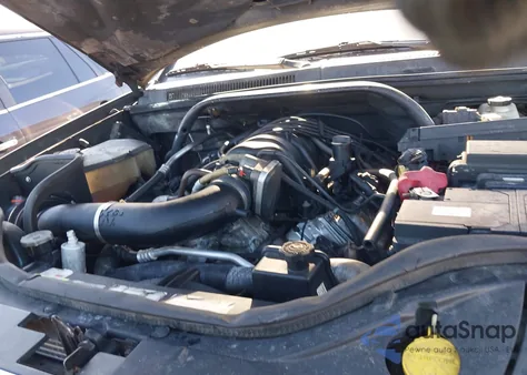 2005 Jeep Grand Cherokee Limited from USA, damaged, VIN 1J4HR58225C531406